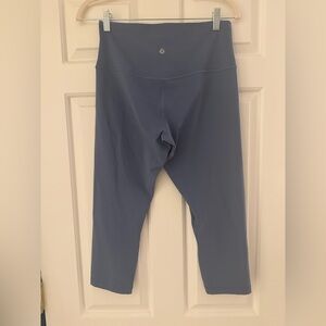 LULULEMON DUSTY BLUE CAPRI LENGTH LEGGINGS